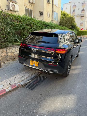 מרצדס-בנץ EQE SUV