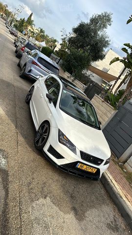 מודעת רכב סיאט לאון
