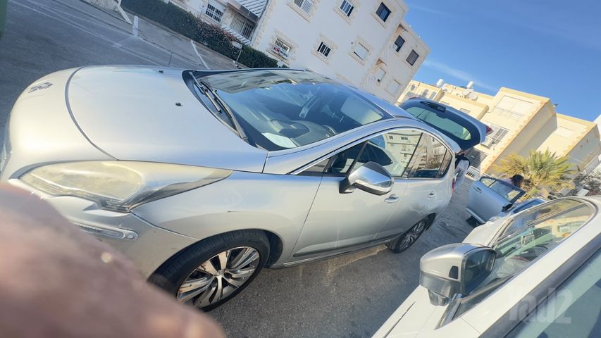 פיג'ו 3008