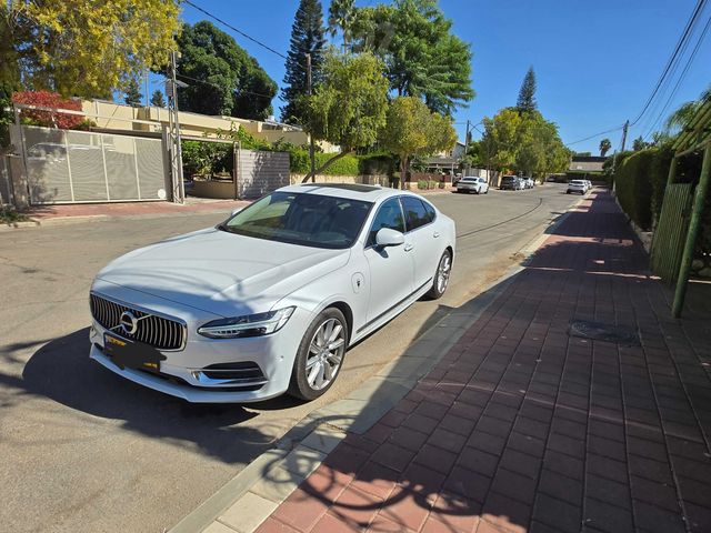 וולוו S90