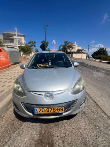 מודעת רכב מאזדה 2