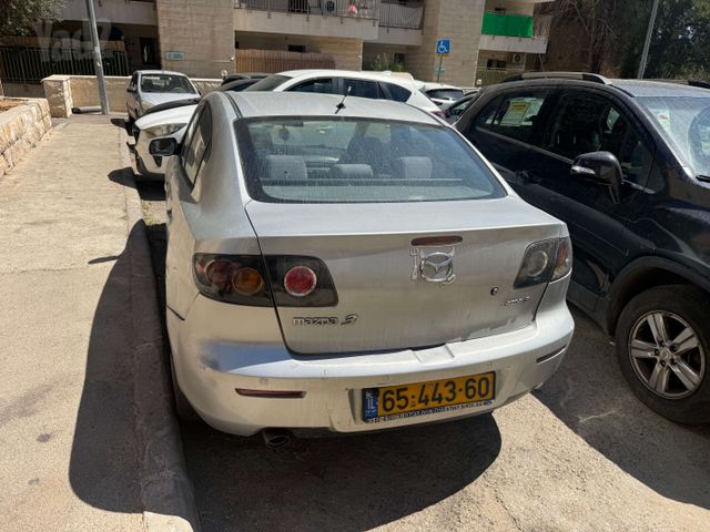 מודעת רכב מאזדה 3