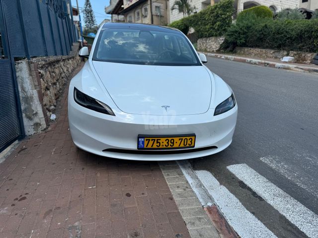 טסלה מודל 3