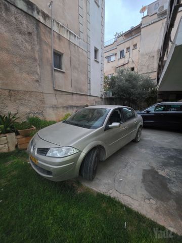 רנו מגאן