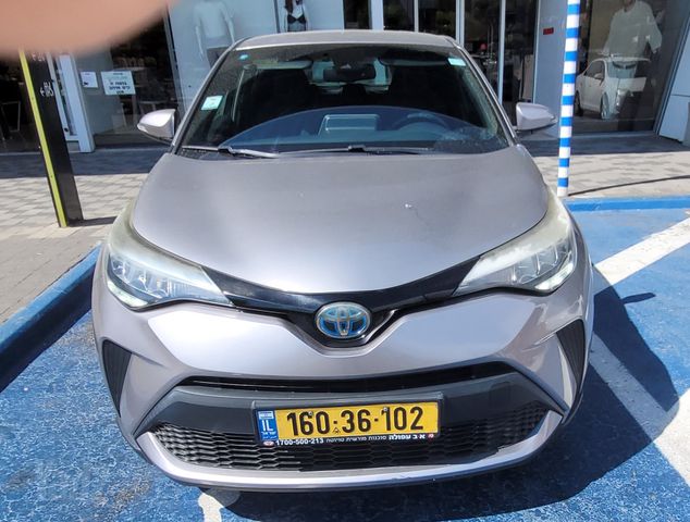 מודעת רכב טויוטה C-HR