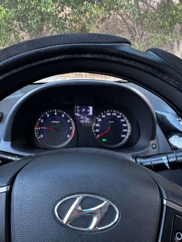 יונדאי אקסנט i25