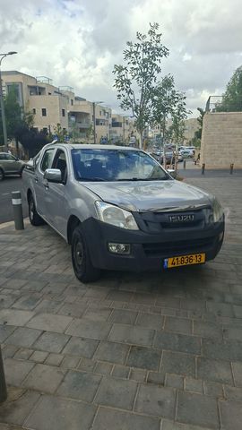 מודעת רכב איסוזו די-מקס