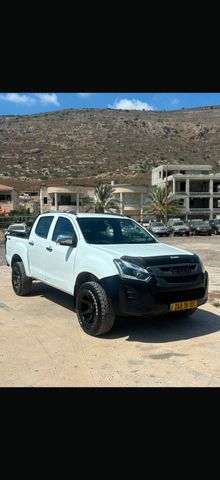 מודעת רכב איסוזו די-מקס