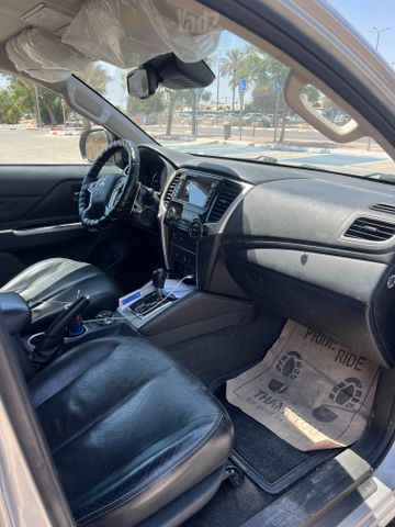 מיצובישי טרייטון / L200