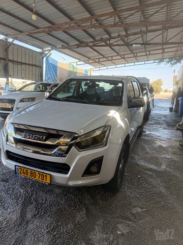 איסוזו די-מקס