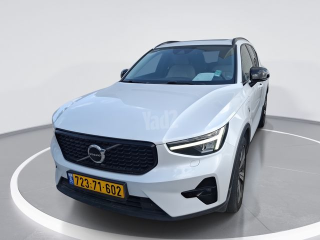 מודעת רכב וולוו XC40