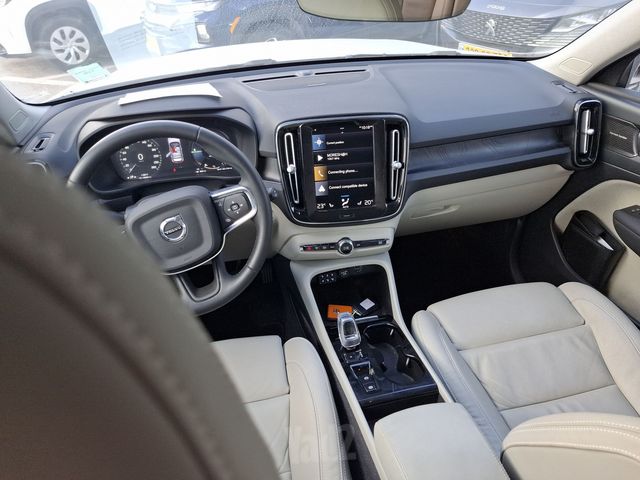 מודעת רכב וולוו XC40 1
