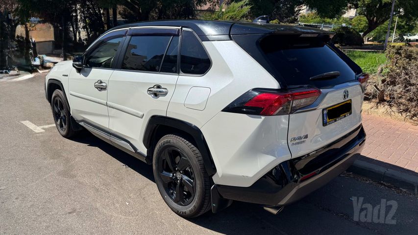 טויוטה RAV4