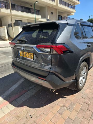 מודעת רכב טויוטה RAV4