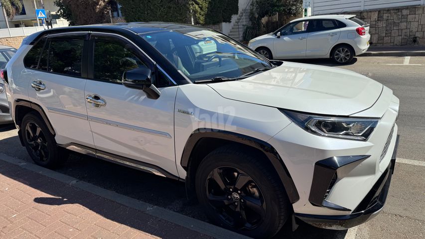 טויוטה RAV4