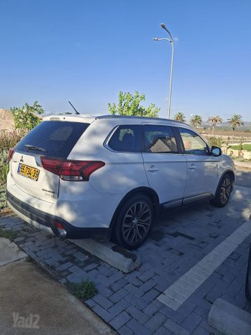 מיצובישי אאוטלנדר