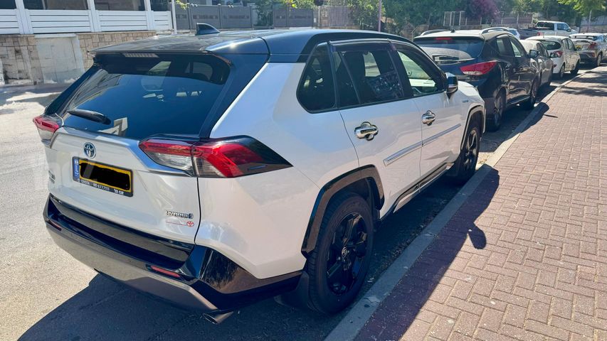 טויוטה RAV4