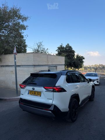 טויוטה RAV4