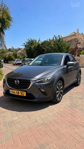 מודעת רכב מאזדה CX-3