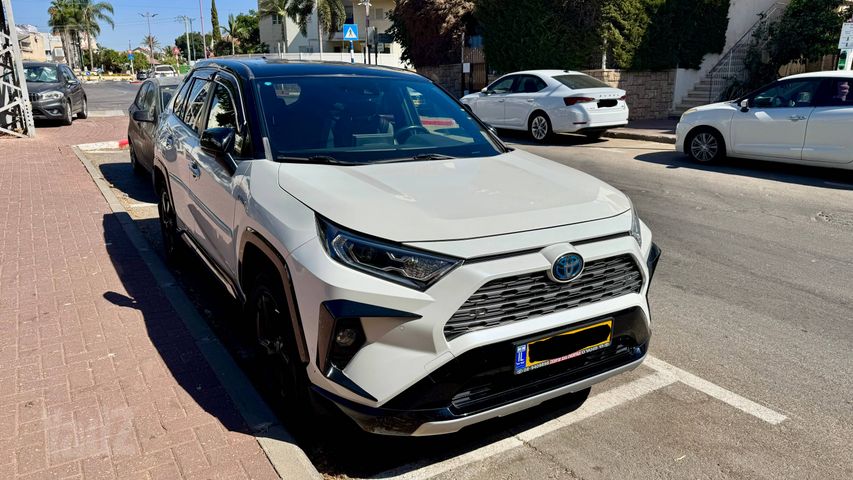 מודעת רכב טויוטה RAV4