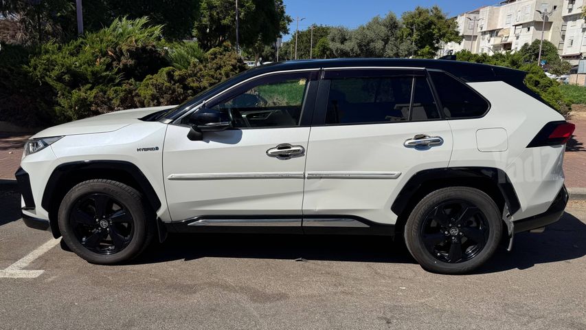 טויוטה RAV4