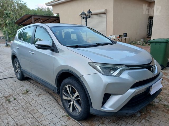 מודעת רכב טויוטה RAV4