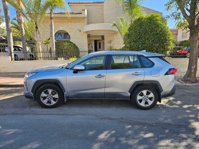 מודעת רכב טויוטה RAV4