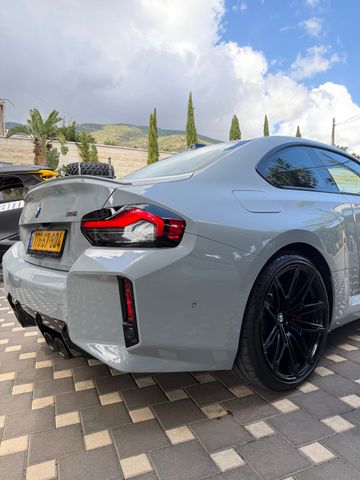 ב מ וו M2