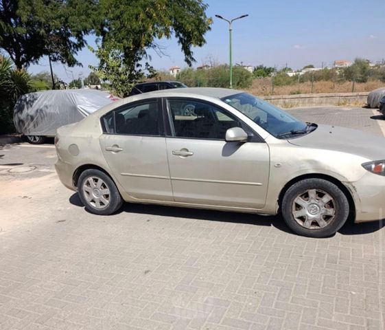 מודעת רכב מאזדה 3