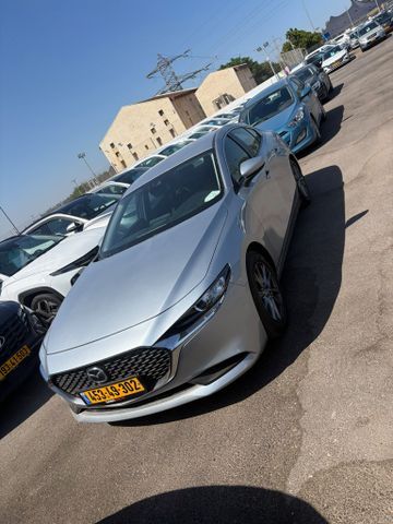 מודעת רכב מאזדה 3