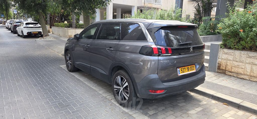 פיג'ו 5008