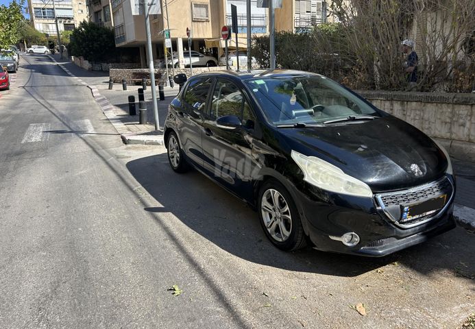 פיג'ו 208