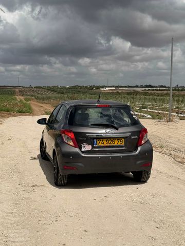 טויוטה יאריס