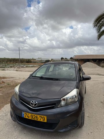 טויוטה יאריס