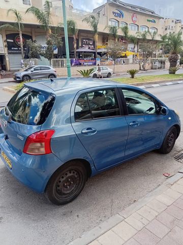 טויוטה יאריס