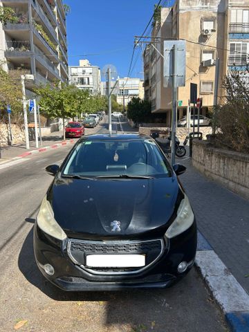 פיג'ו 208