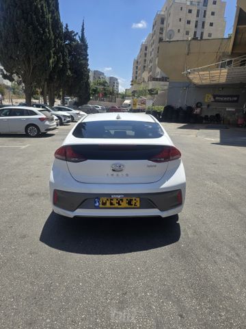 יונדאי איוניק