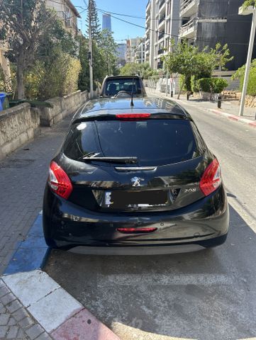 פיג'ו 208