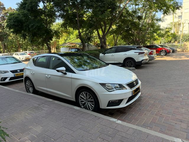 סיאט לאון