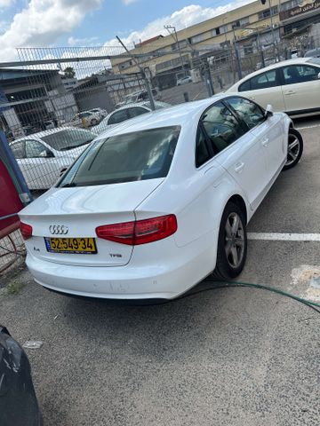 אאודי A4