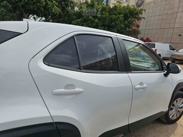 מודעת רכב טויוטה יאריס קרוס