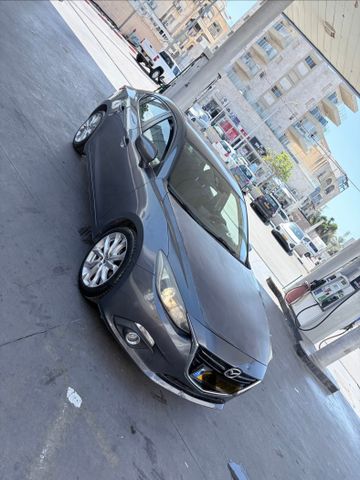 מאזדה 3