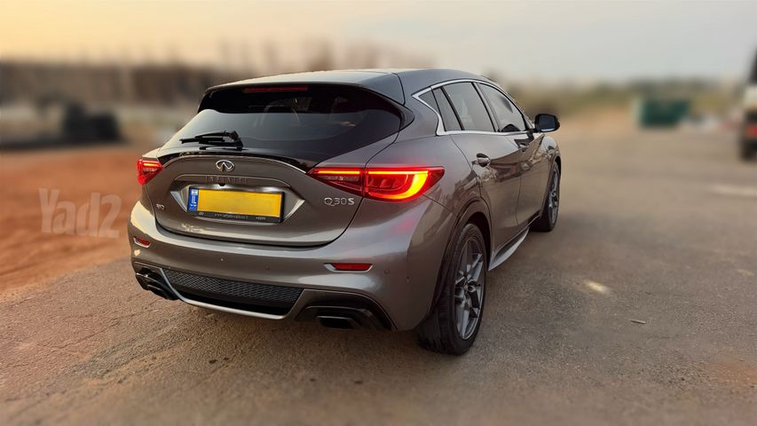 אינפיניטי Q30