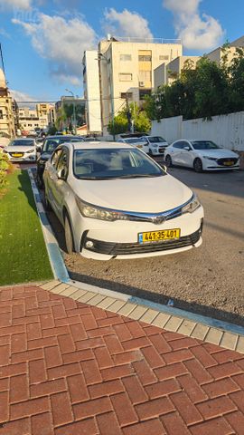 טויוטה קורולה