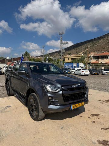 איסוזו די-מקס