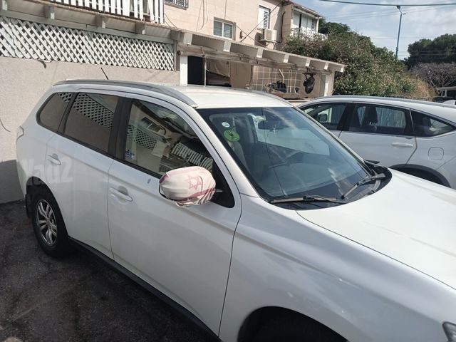 מיצובישי אאוטלנדר