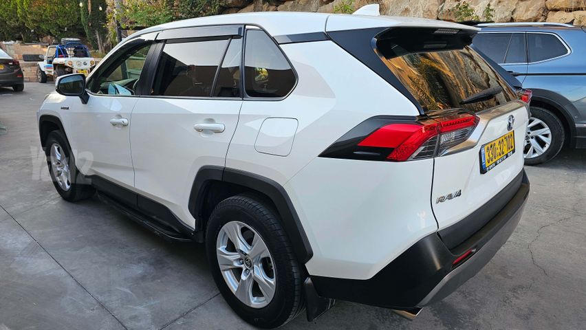 טויוטה RAV4
