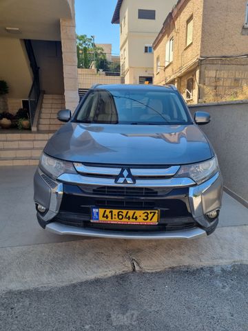 מיצובישי אאוטלנדר