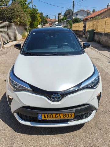 מודעת רכב טויוטה C-HR