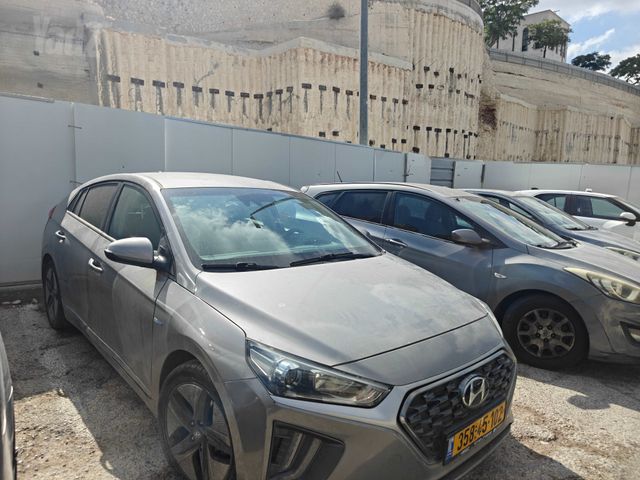 יונדאי איוניק